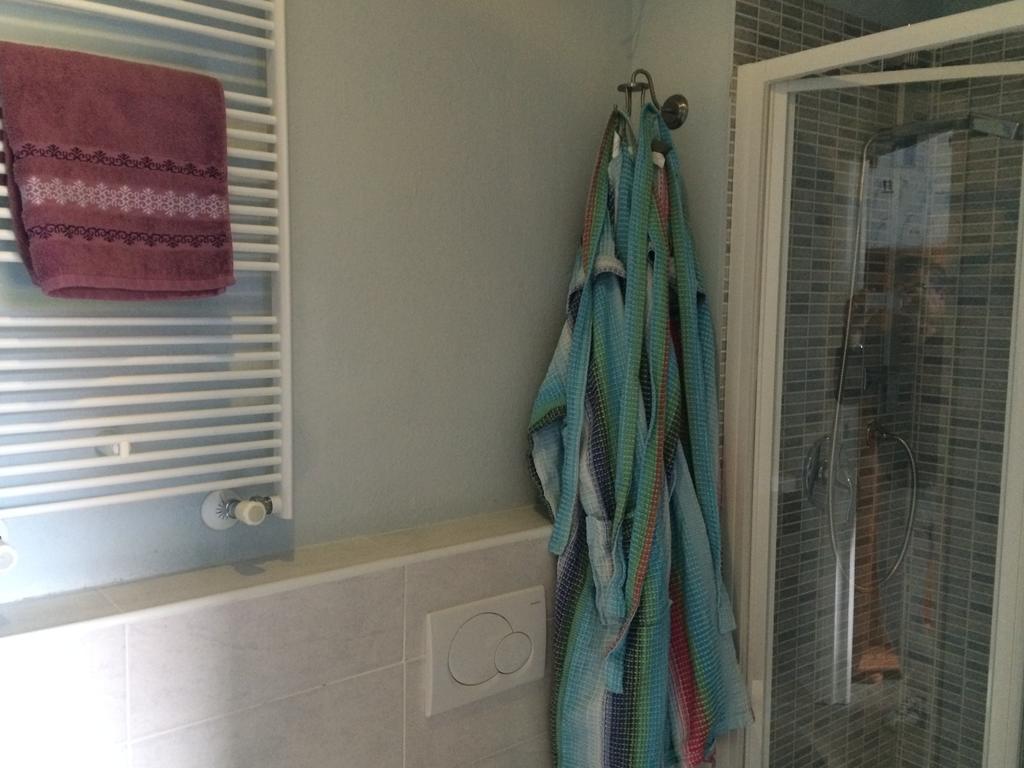 Ventiquattro Ore Vacanze Ξενοδοχείο Agrano Δωμάτιο φωτογραφία